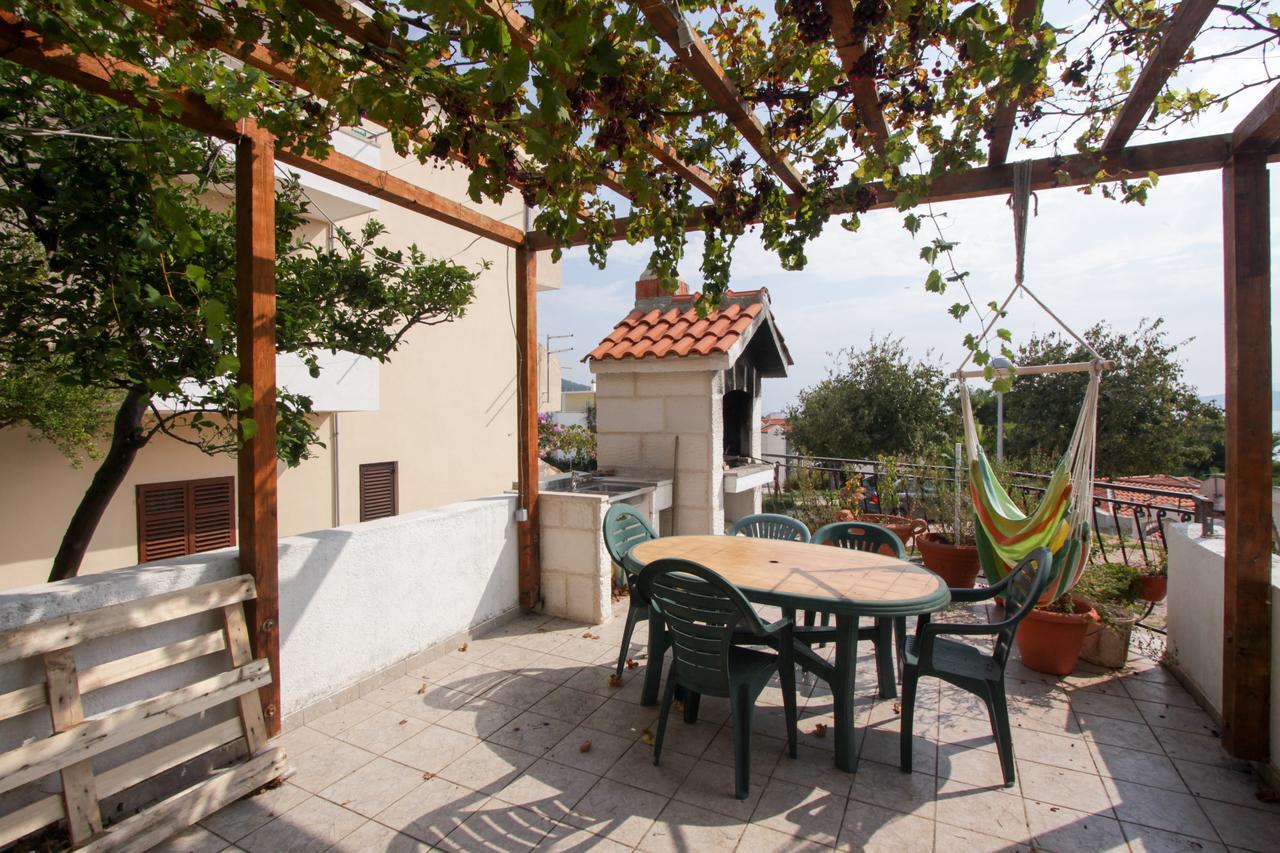 Apartments Nadia Igrane Exterior foto